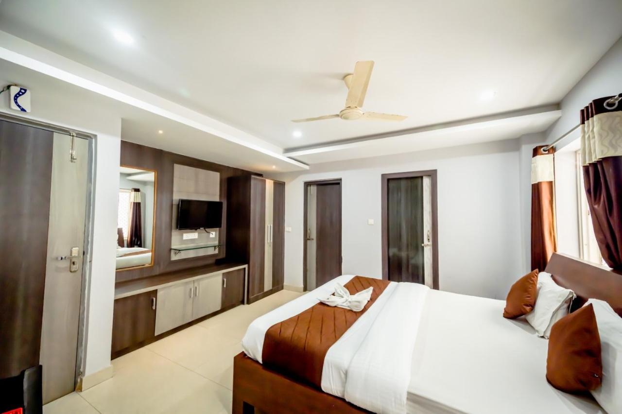 Shivangi Near Sea Official Hotel 3*